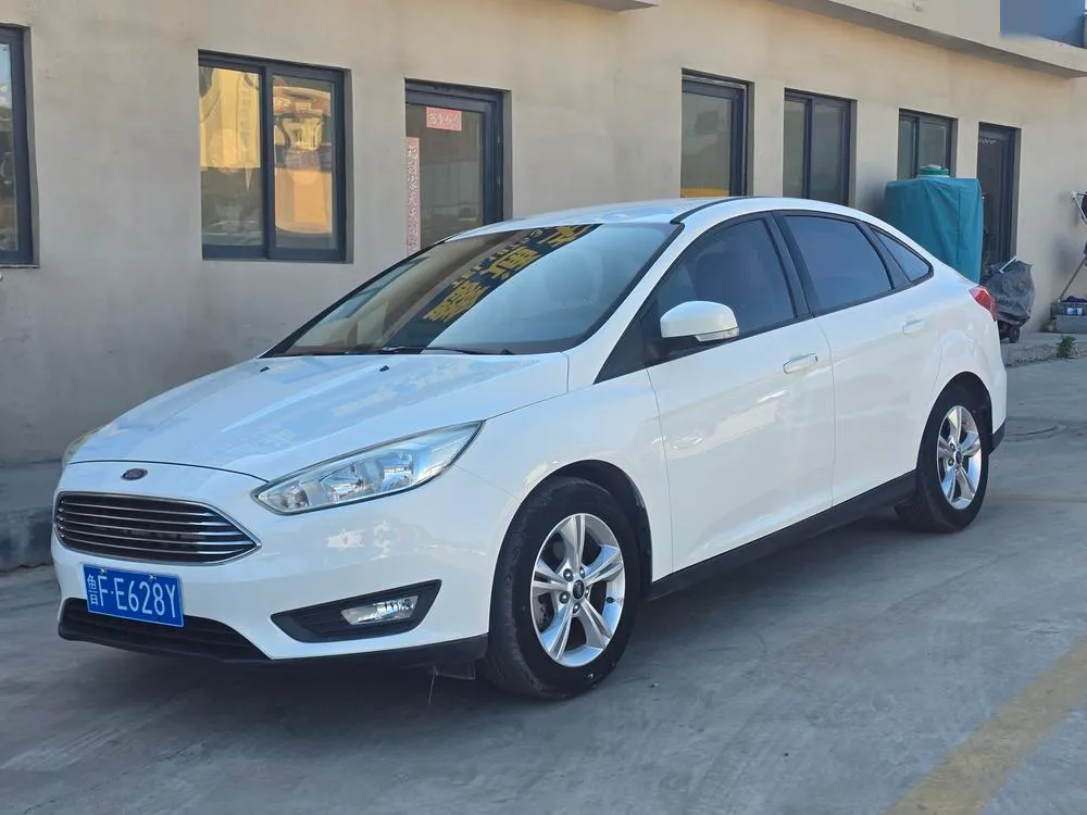 Форд Focus Sedan 1.6L Manual Style Version Edition, 2017 — фото 1