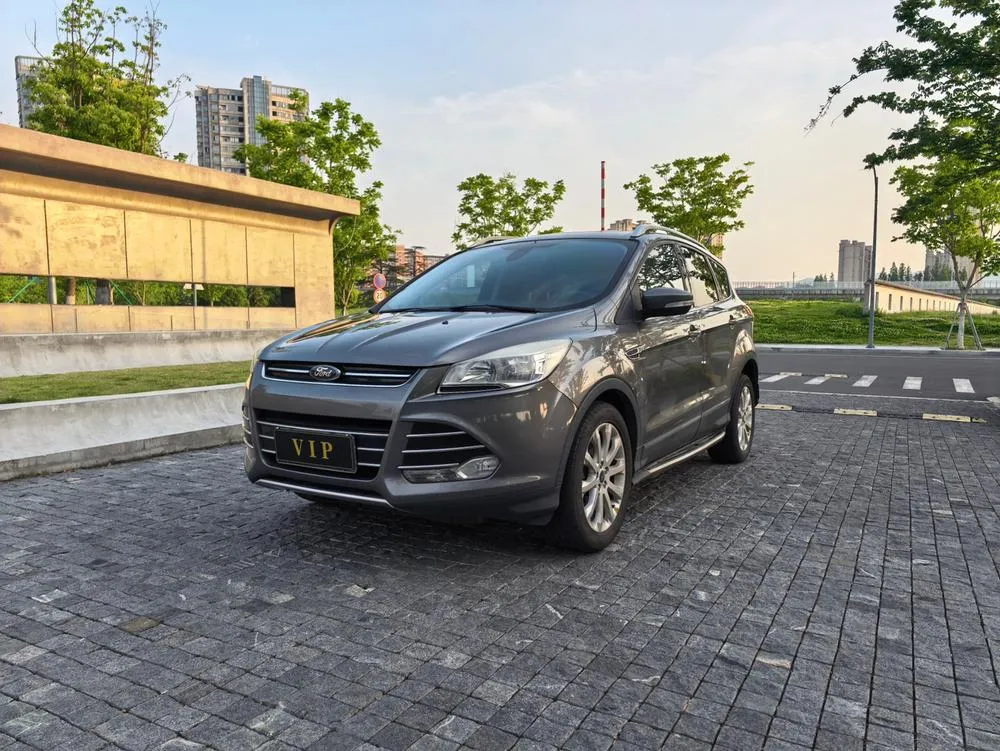 Ford Kuga, 2013