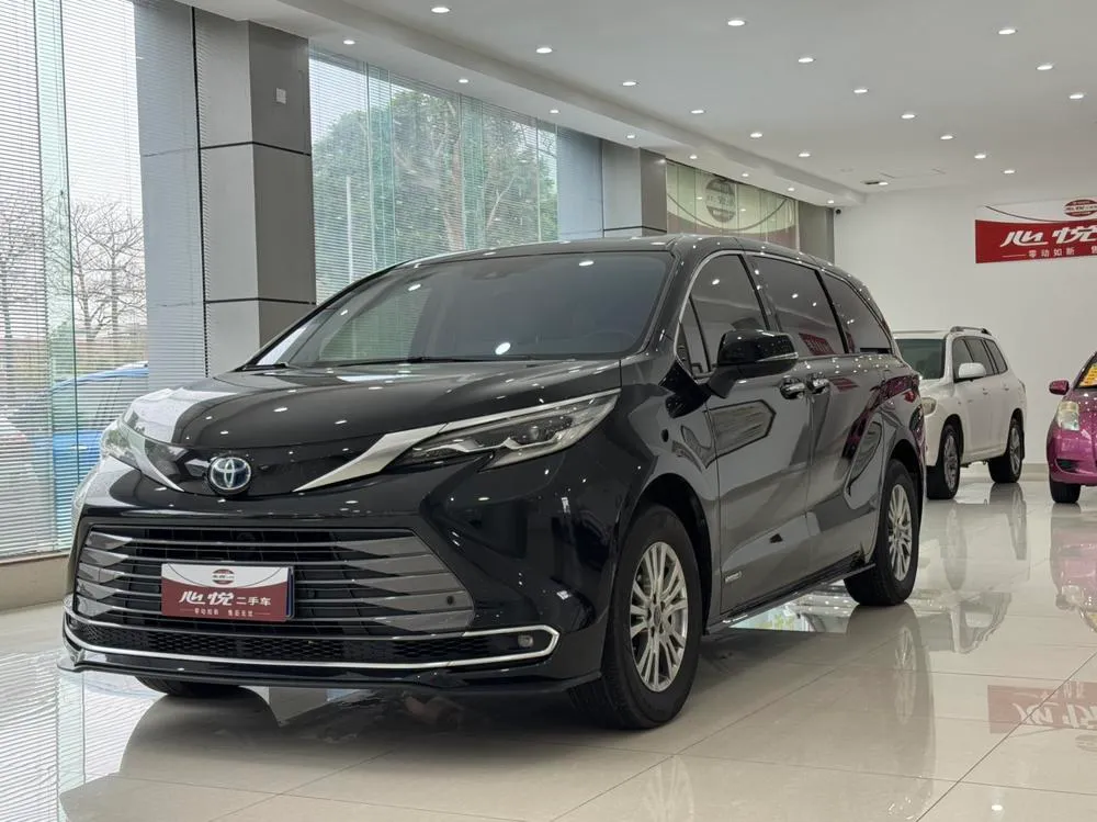 Toyota Sienna 2.5L Hybrid Luxury Edition, 2021 — фото 1