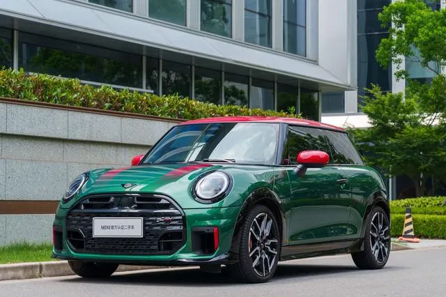 MINI JCW, 2025