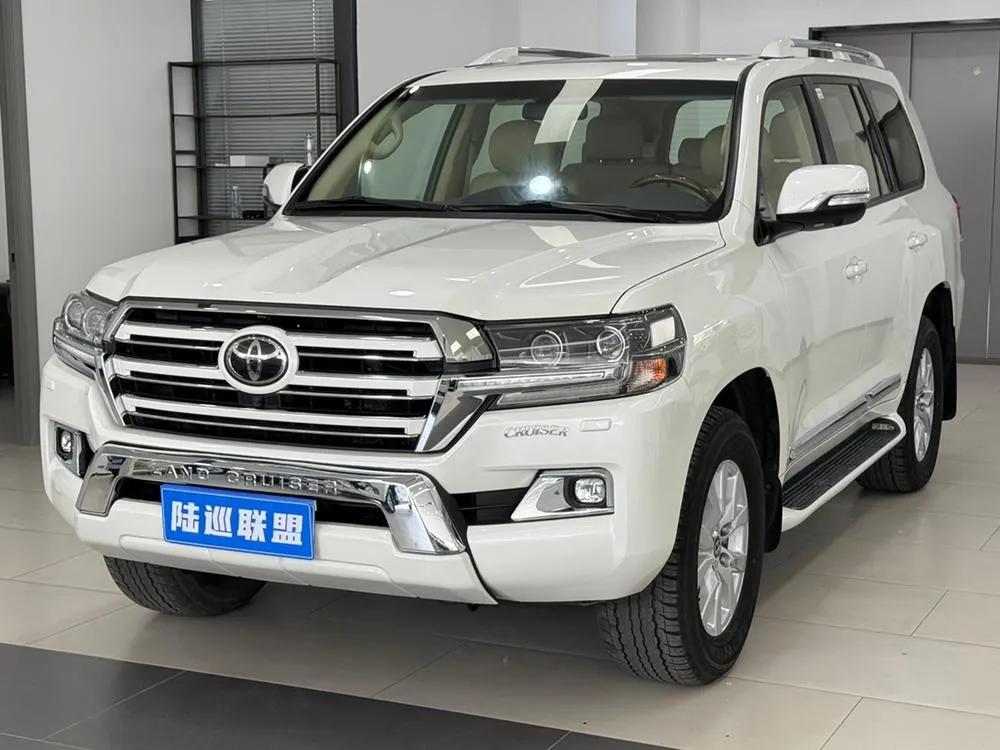 Тойота Land Cruiser (Import) 4.0L Auto 4WD 7 Seater Parallel Import, 2017 — фото 1