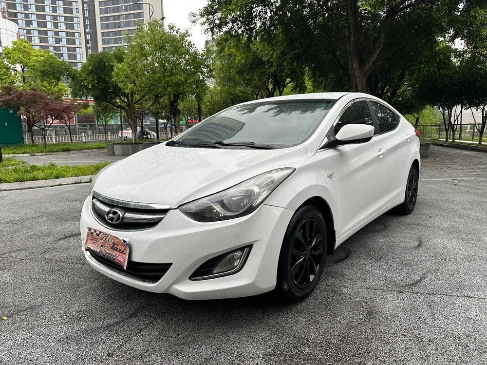 Hyundai Elantra Langdong, 2012