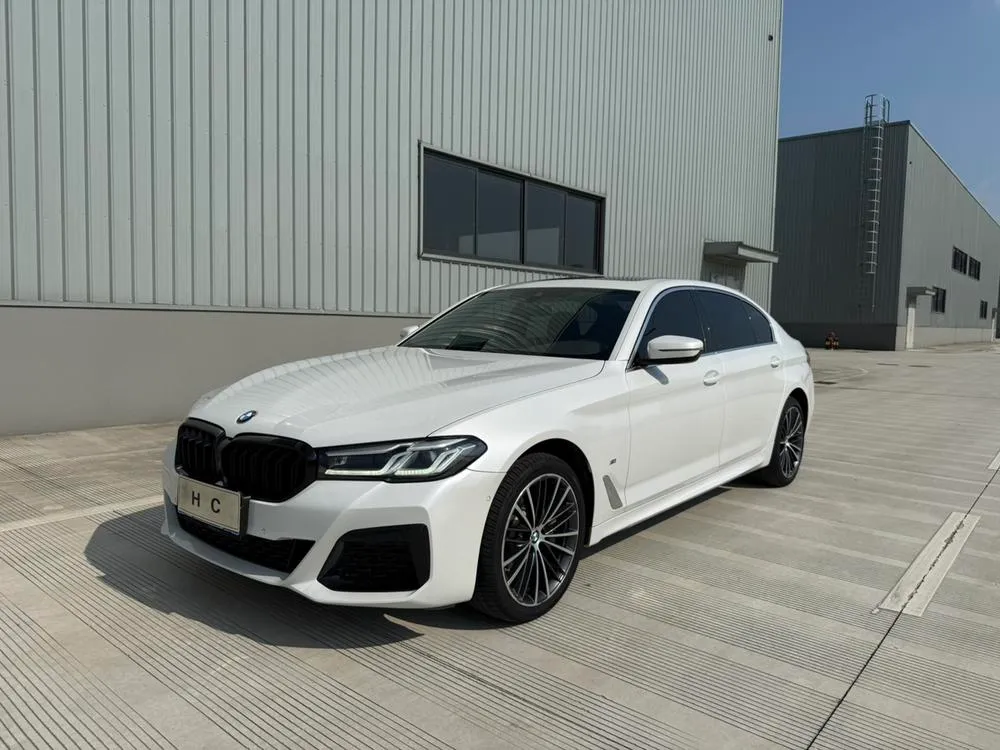 BMW 5-Series, 2023