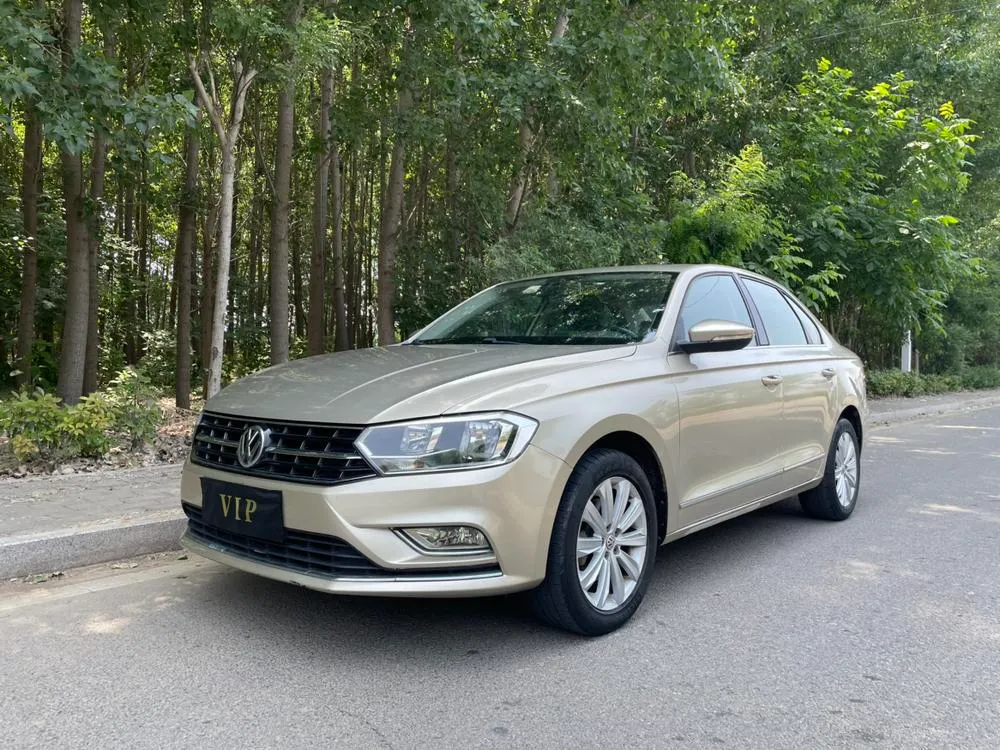 Volkswagen Bora 1.6L Manual Comfort Version, 2016 — фото 1