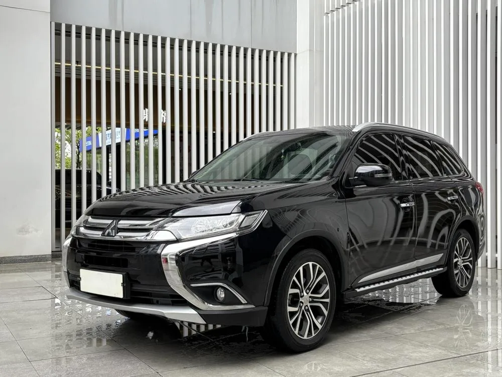 Mitsubishi Outlander, 2016