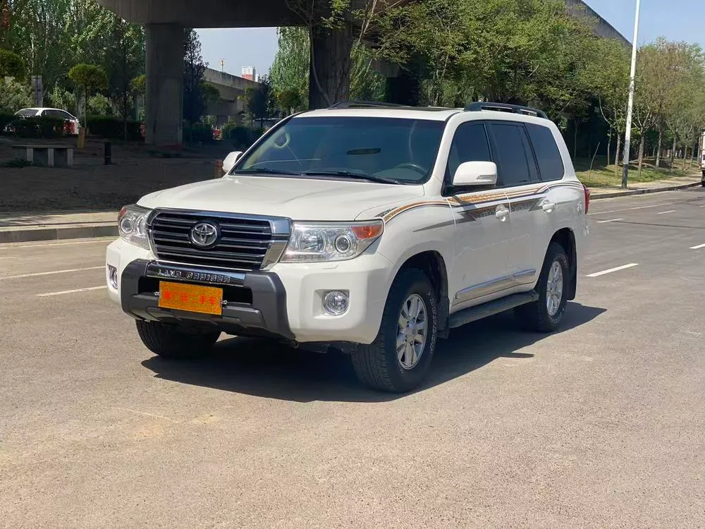 Toyota Land Cruiser 4.0L Auto VX, 2012 — фото 1
