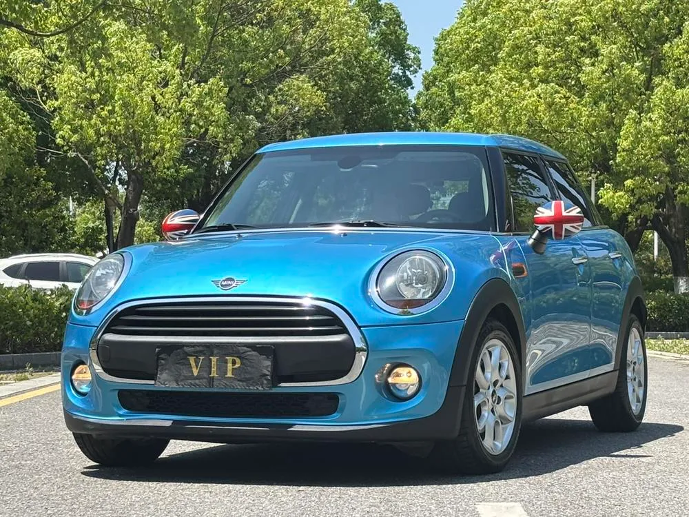 Мини MINI 1.5T ONE Edition, 2018 — фото 1