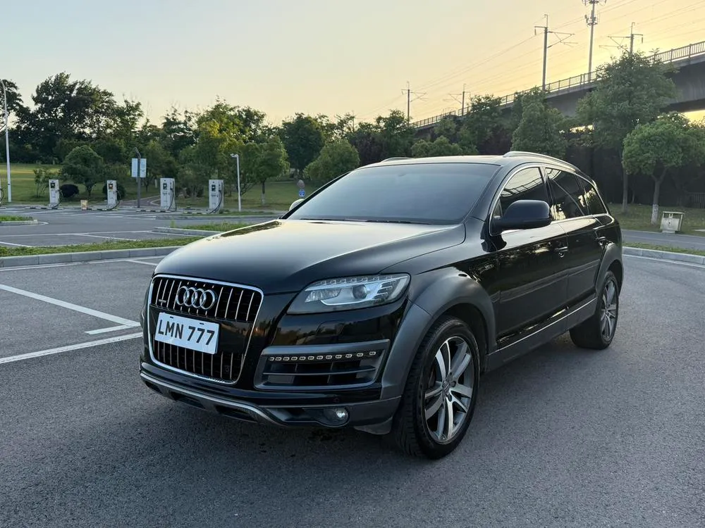 Audi Q7 40 TFSI Version, 2015 — фото 1