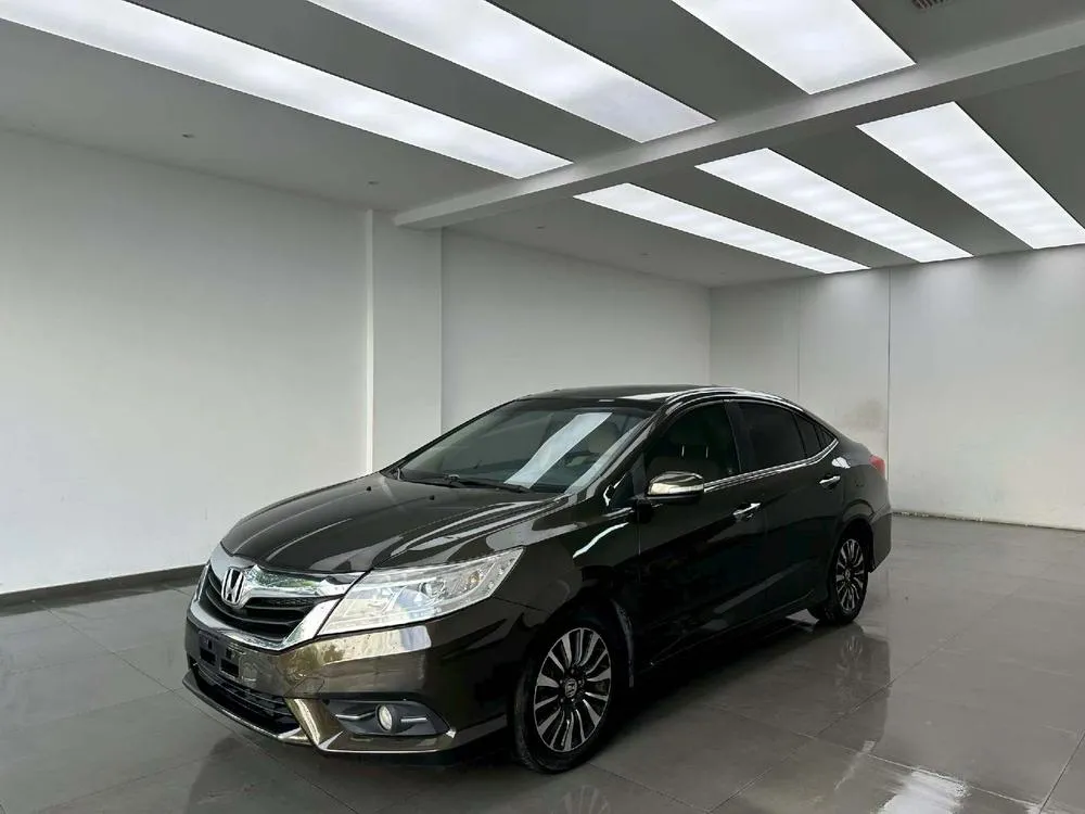 Хонда Crider 1.8L Auto Luxury Edition, 2013 — фото 1