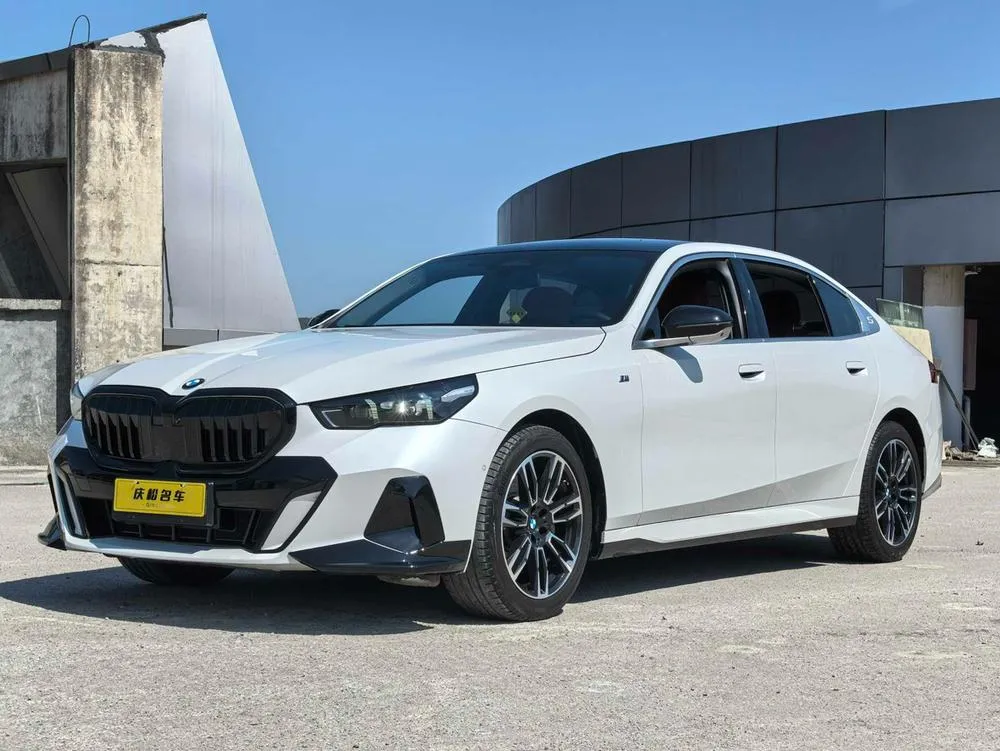 BMW 5-Series, 2024