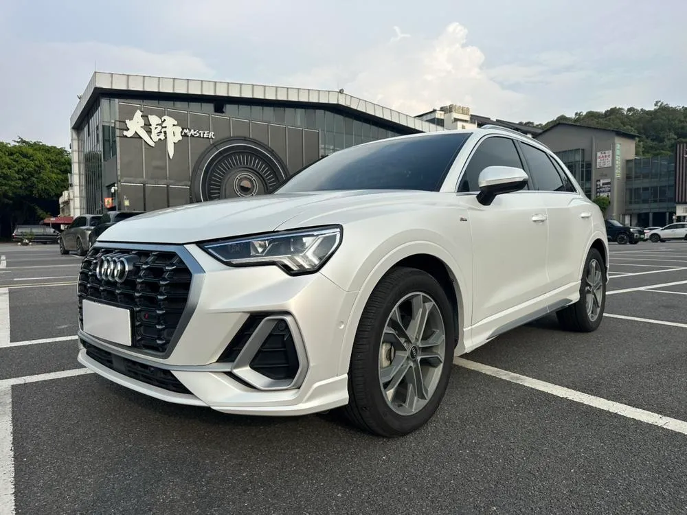 Ауди Q3 40 TFSI Fashion Version, 2022 — фото 1