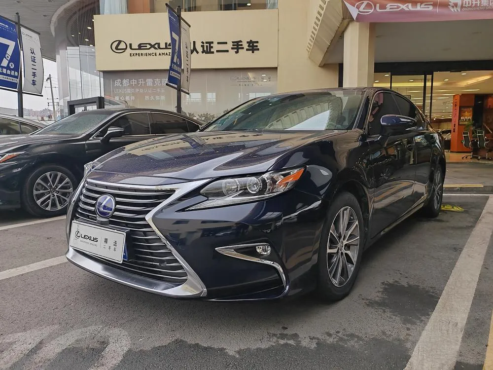Lexus ES, 2015