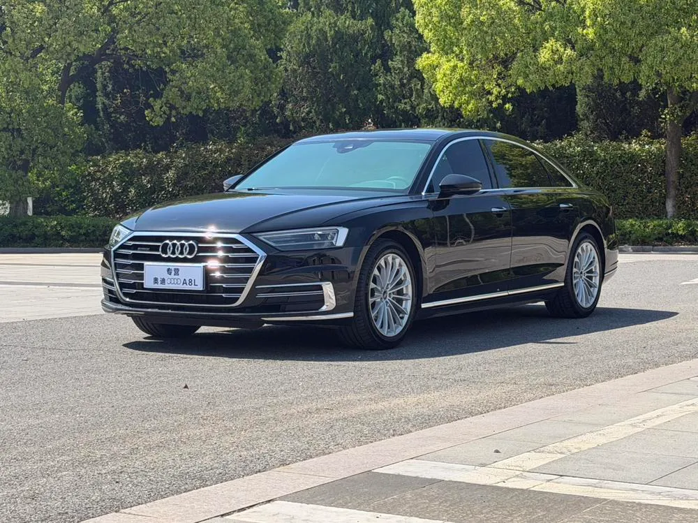 Audi A8, 2022