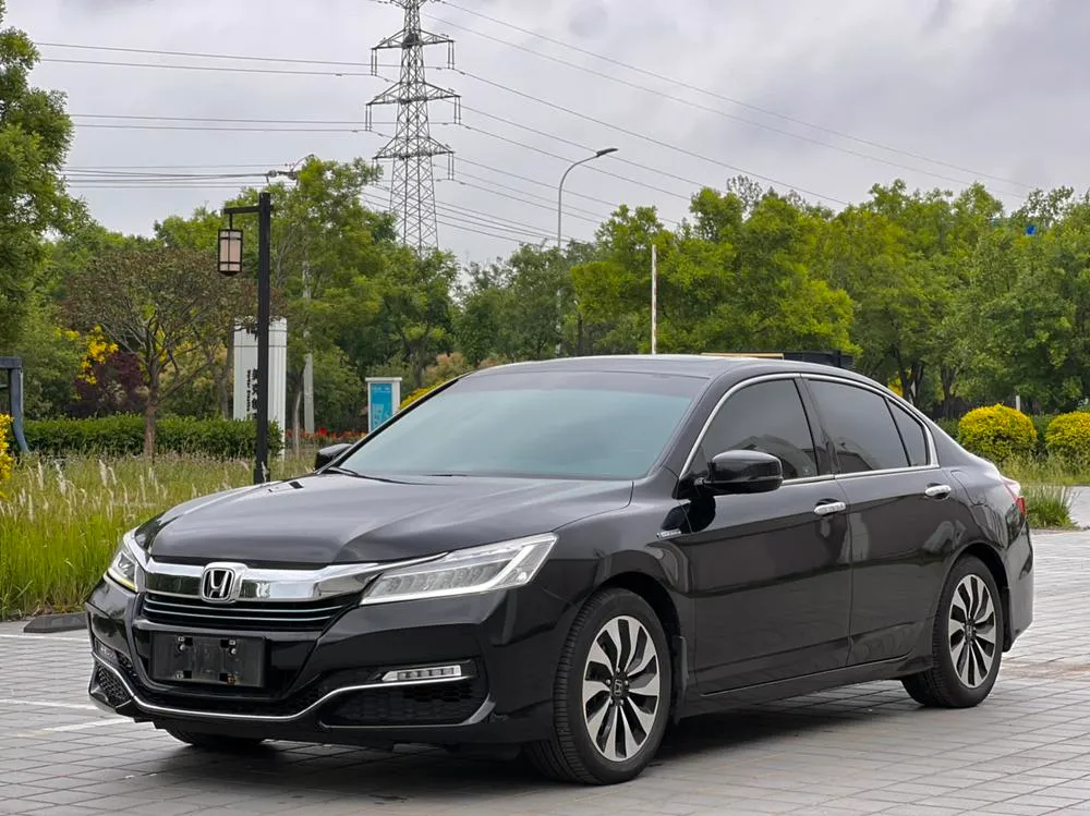 Honda Accord 2.0L Comfort Edition, 2016 — фото 1