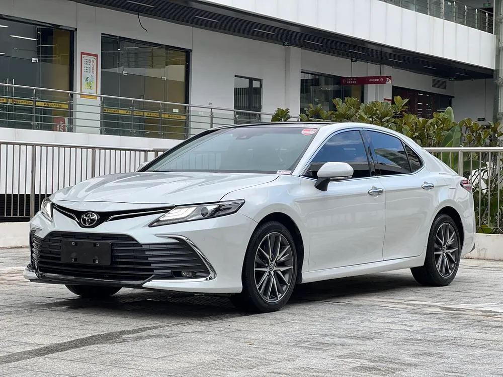Тойота Camry 2.5G Luxury Edition, 2021 — фото 1