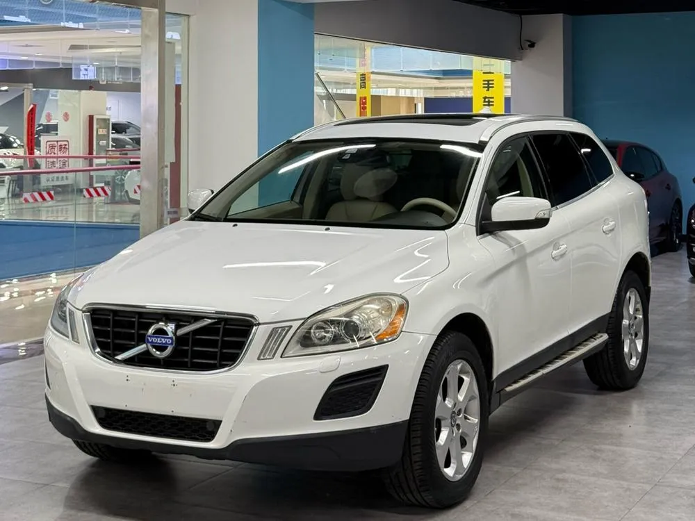 Volvo XC60 (Import) T5 Comfort Edition, 2012 — фото 1