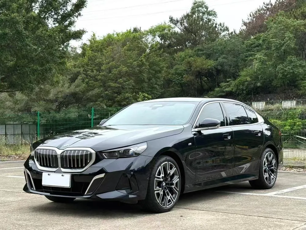 BMW 5-Series, 2025