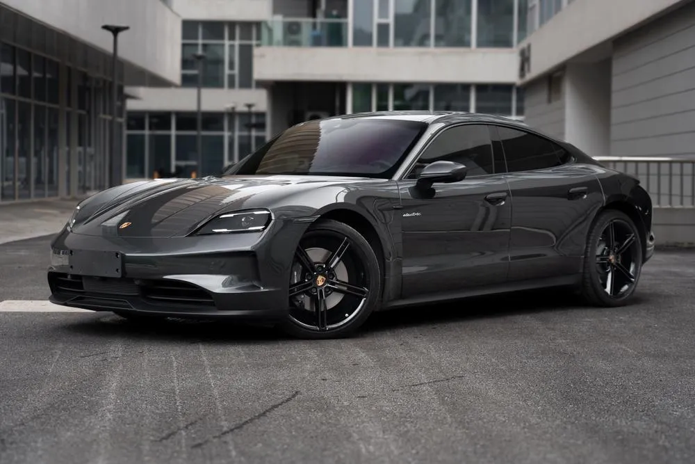 Porsche Taycan, 2024