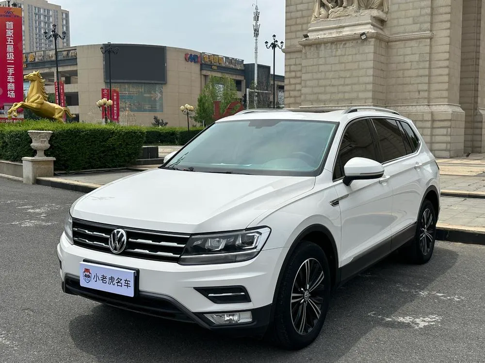 Volkswagen Tiguan L 330TSI Auto 2WD Panoramic Comfort Edition CN5, 2020 — фото 1