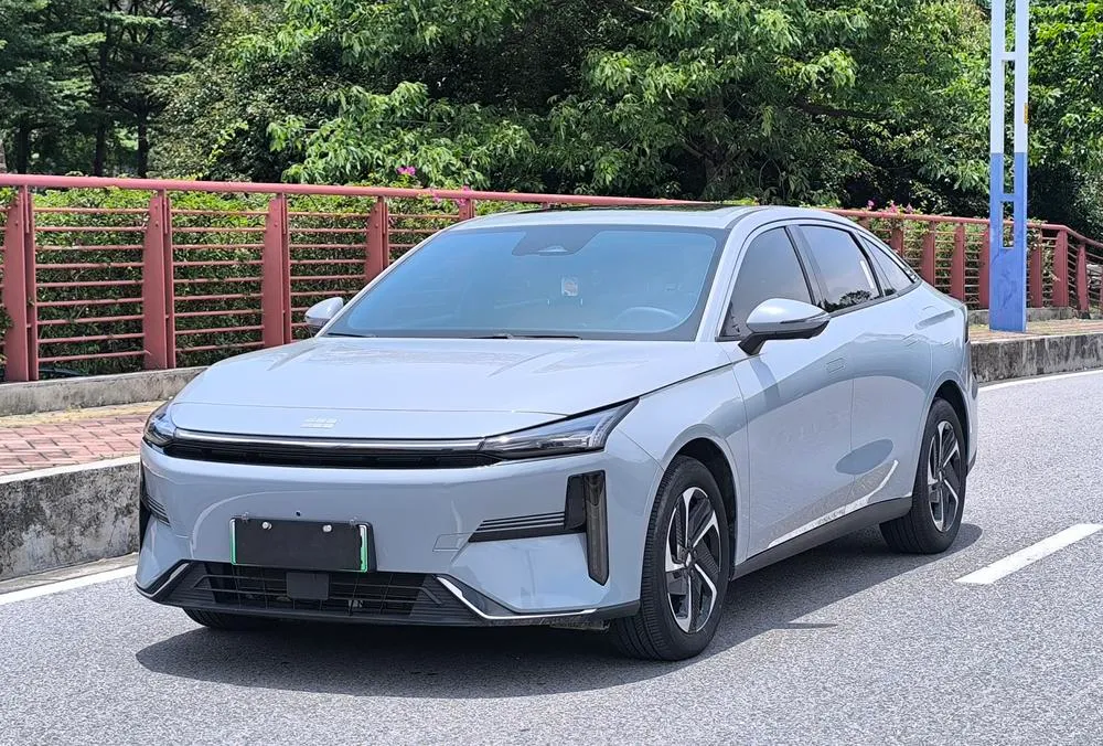 Galaxy L6 Edition 1.5T DHT 125km PLUS, 2024 — фото 1