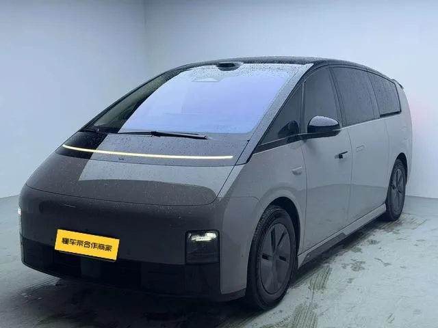 Li Auto MEGA, 2025