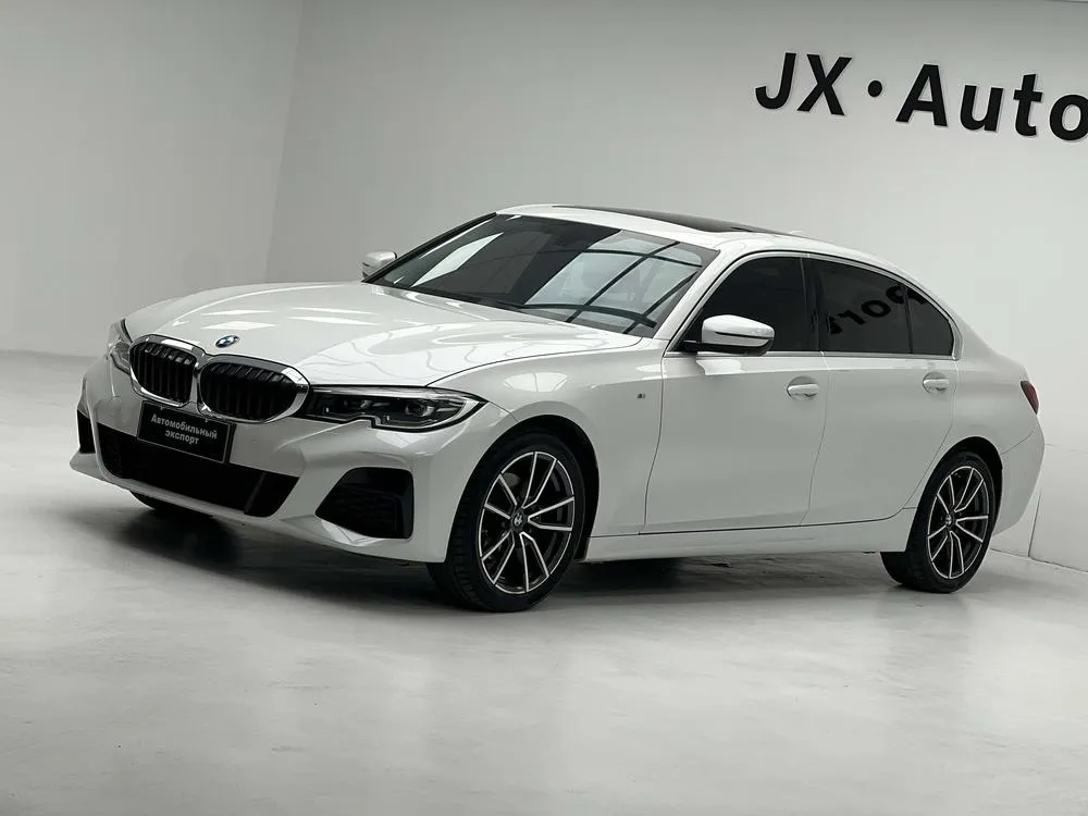 BMW 3-Series, 2022