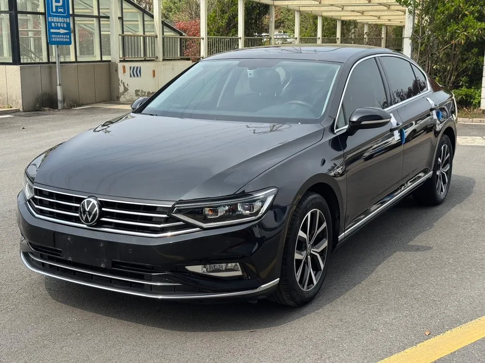 Volkswagen Magotan 330TSI DSG Leading Version, 2020 — фото 1