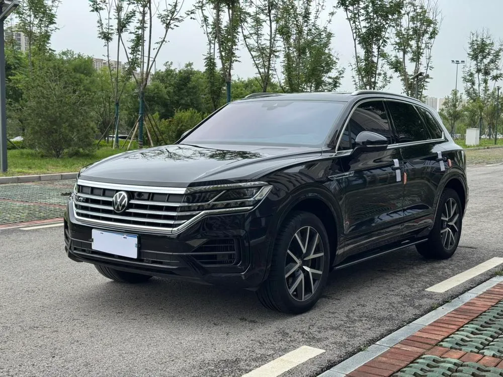 Volkswagen Touareg 3.0TSI Sharp Edition Classic Sport, 2021 — фото 1