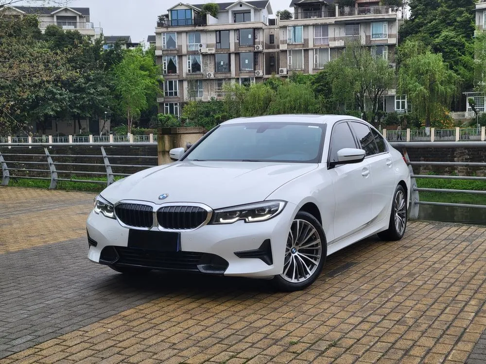 BMW 3-Series, 2022