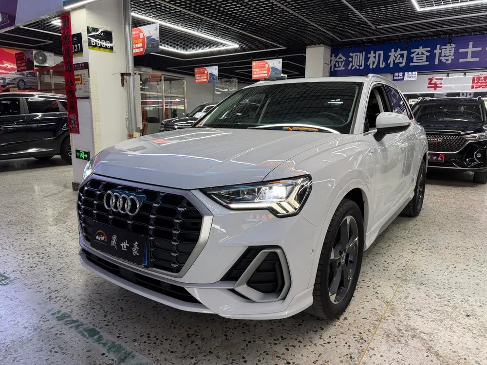 Audi Q3, 2022