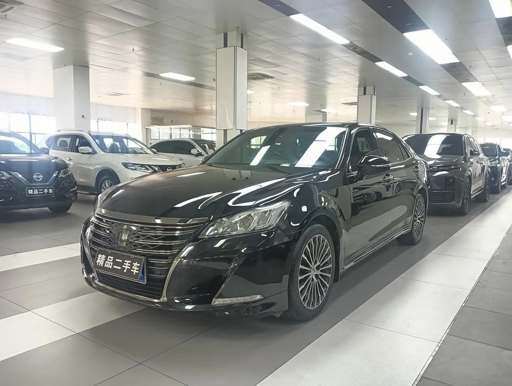 Toyota Crown, 2018