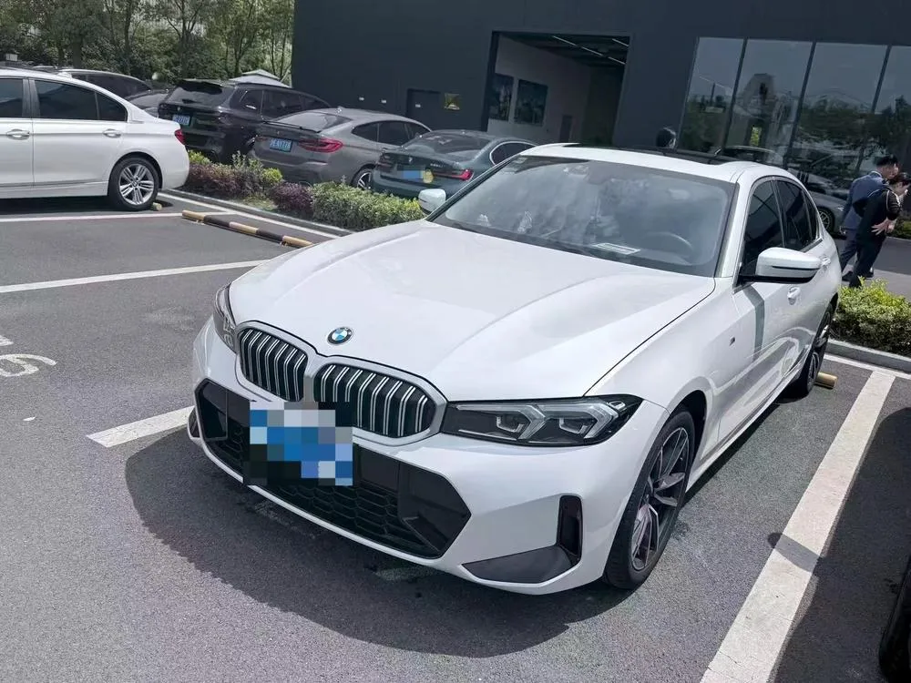 BMW 3-Series, 2023