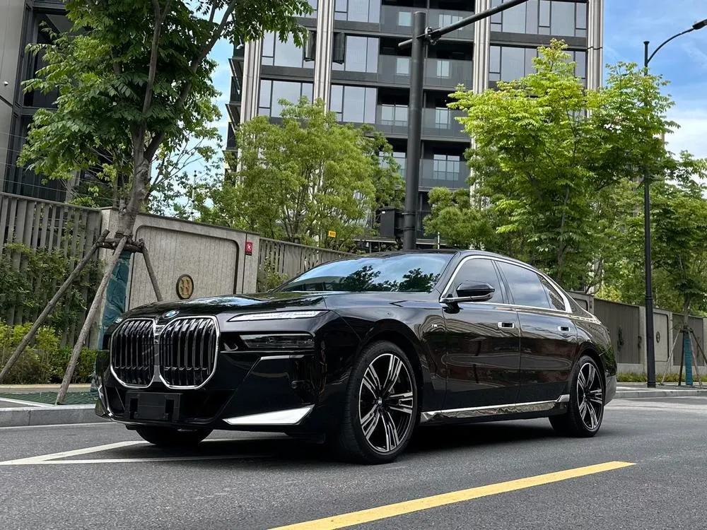 BMW 7-Series, 2023