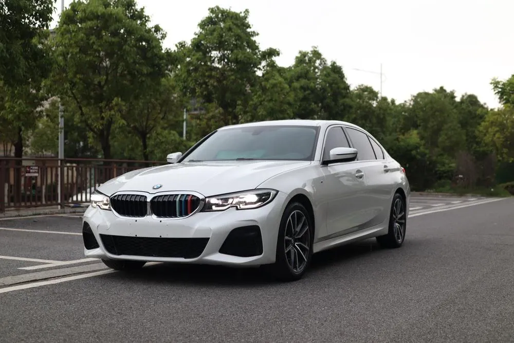 BMW 3-Series, 2022