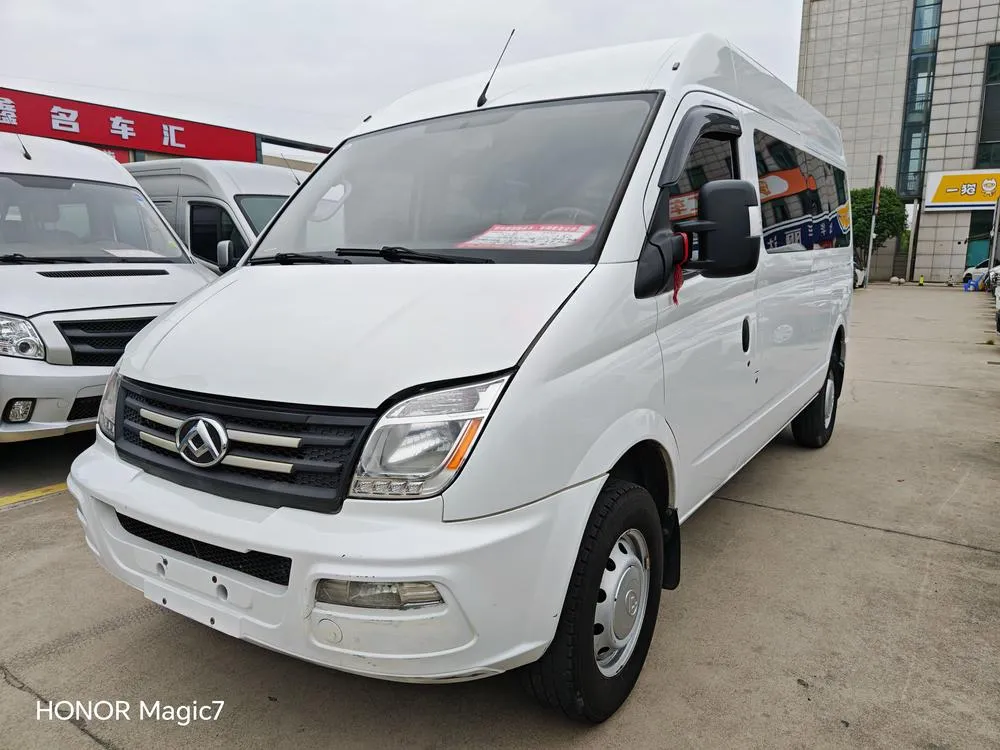 Maxus New V80 2.0T 6 Manual Classic 6/7/8/9 Seater 139Ps, 2022 — фото 1