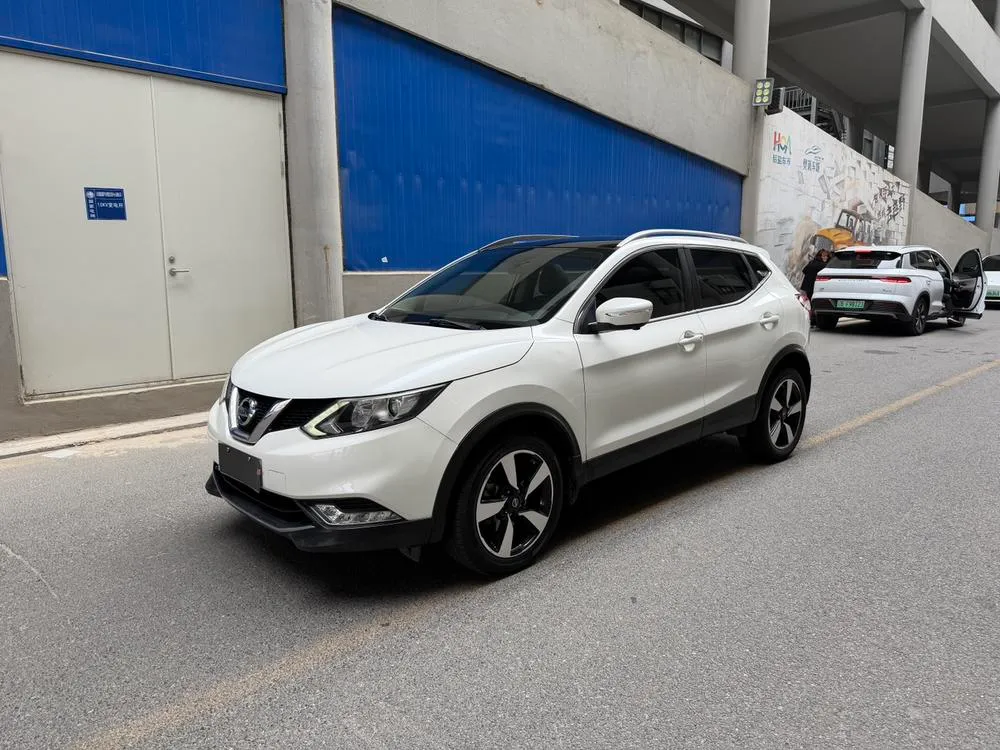 Nissan Qashqai 2.0L CVT Luxury Edition, 2016 — фото 1
