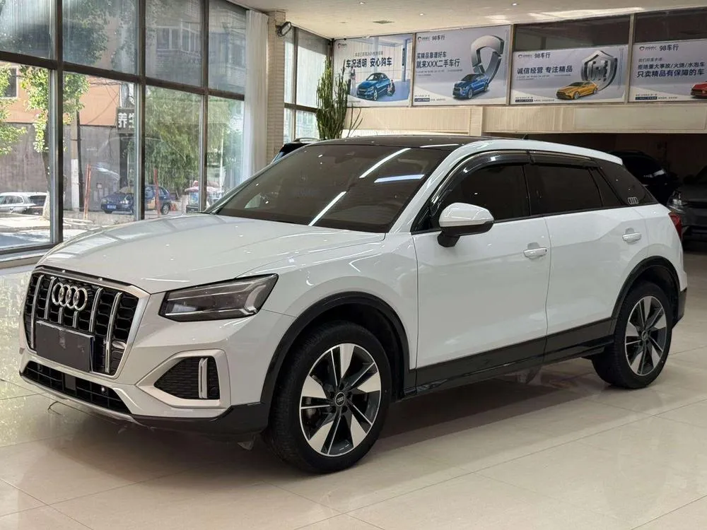 Audi Q2L, 2022