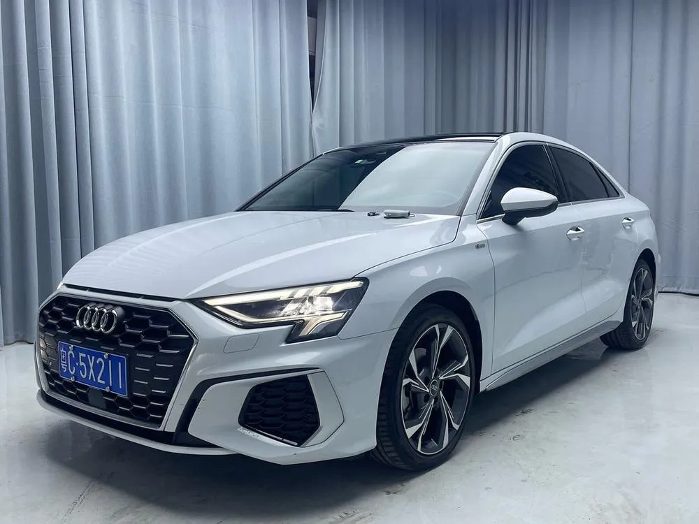 Audi A3 A3L Limousine 35 TFSI Luxury Sport Version, 2022 — фото 1