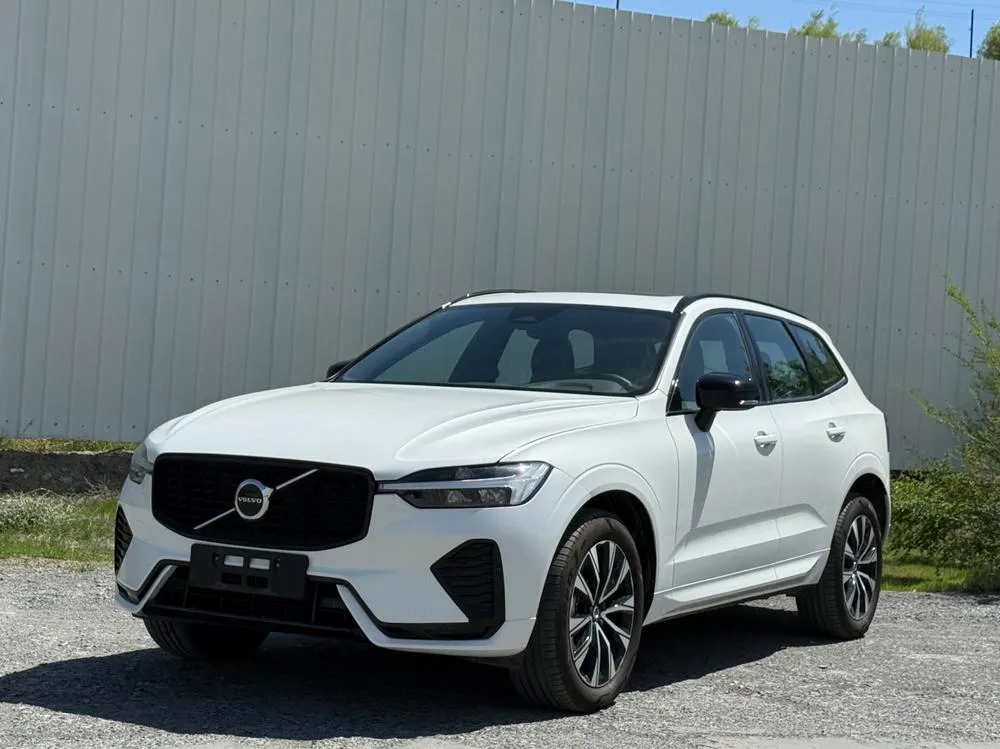 Volvo XC60, 2025