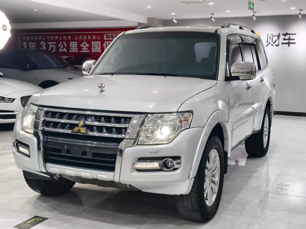 Mitsubishi Pajero (Import) 3.8L Auto 4WD 7 Seater Parallel Import, 2018 — фото 1