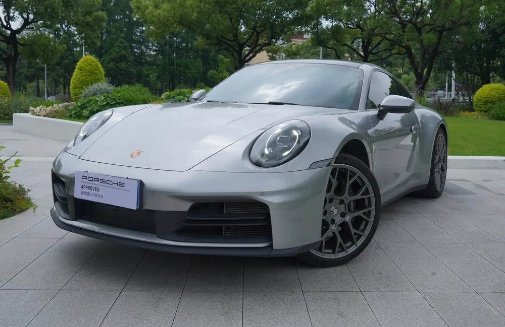 Porsche 911, 2025