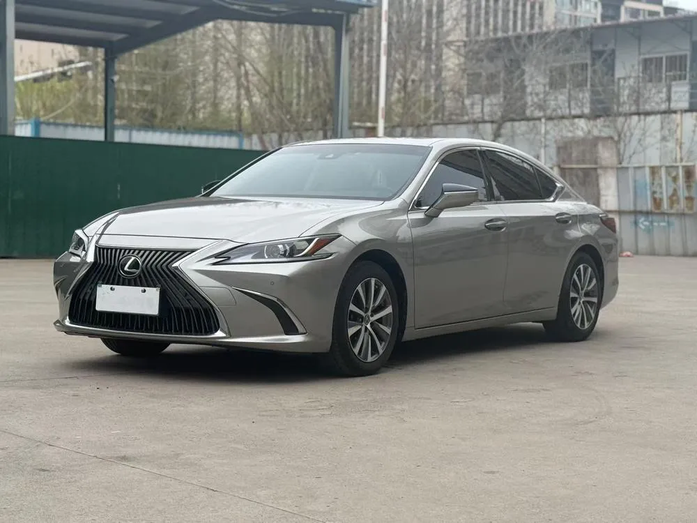Lexus ES, 2020