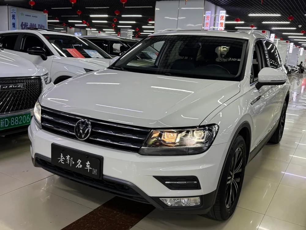 Volkswagen Tiguan L 330TSI Auto 2WD Smart Edition, 2021 — фото 1