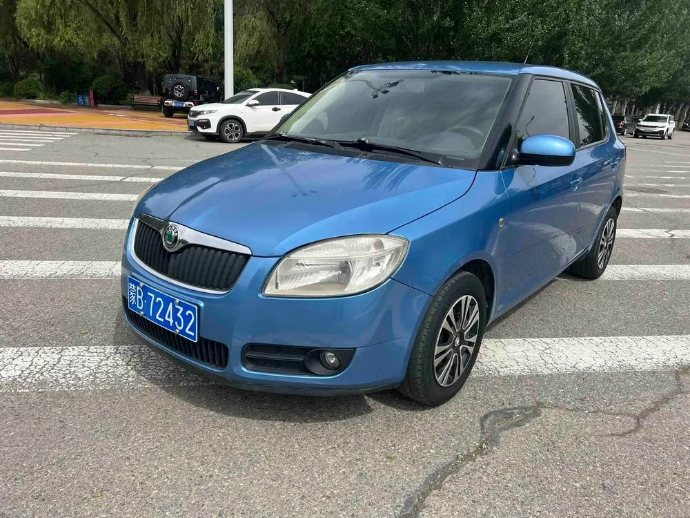 Skoda Fabia 1.4L Auto Elite Edition, 2011 — фото 1