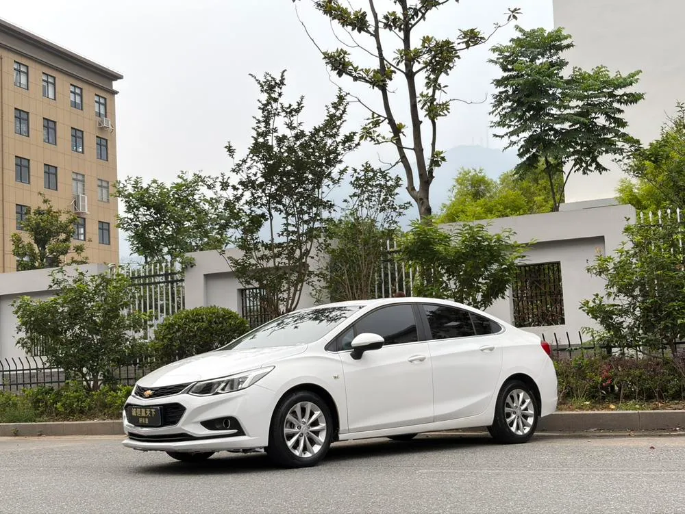 Chevrolet Cruze 1.5L Auto Stylish Edition, 2017 — фото 1