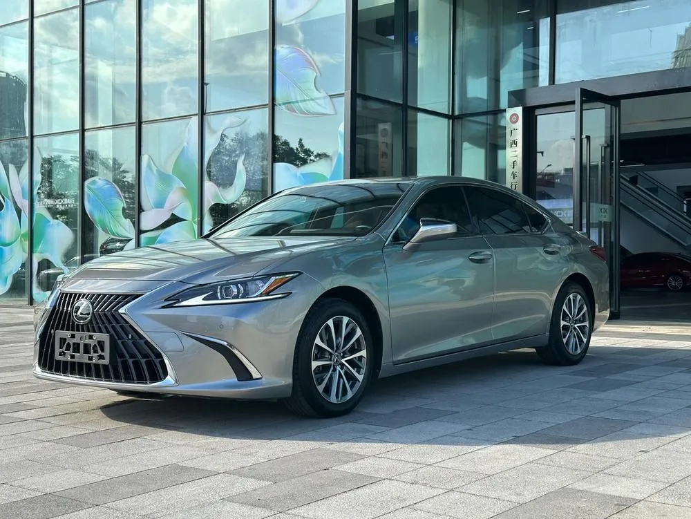 Lexus ES, 2021
