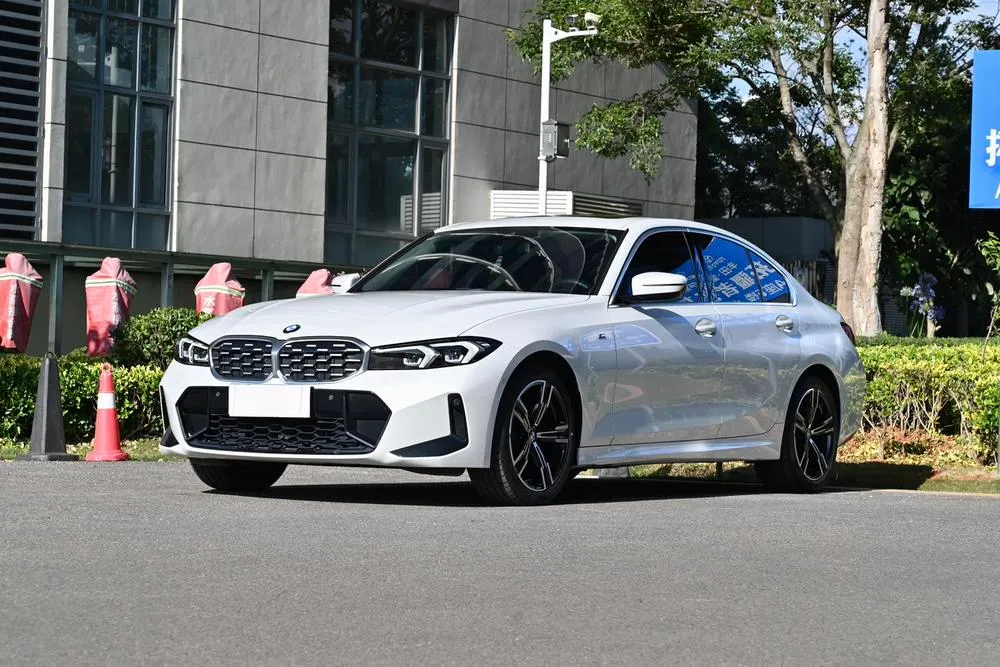 BMW 3-Series, 2023