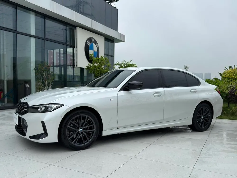 BMW 3-Series, 2023