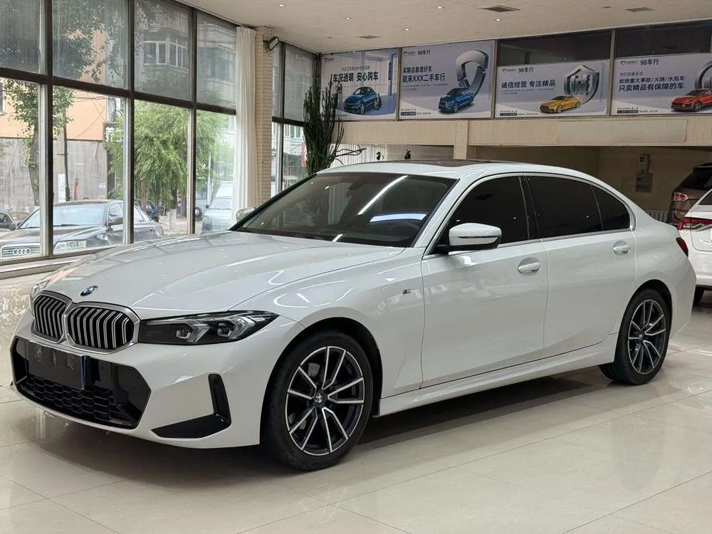BMW 3-Series, 2023