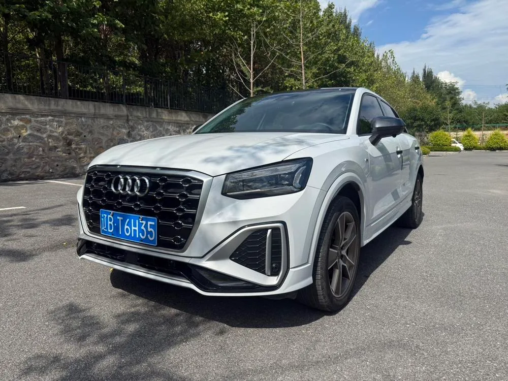 Audi Q2L, 2022
